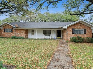 709 W Pleasantview Dr, Hurst, TX 76054