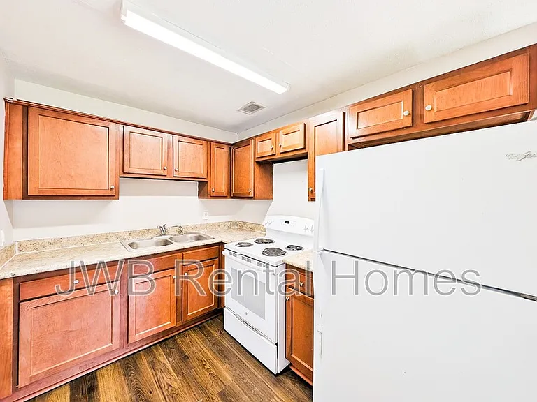 3330 Marlo St — Photo 2