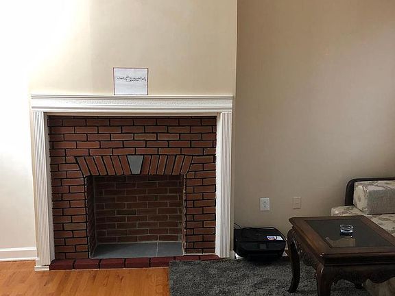 3rd image of 1614 W Lexington St