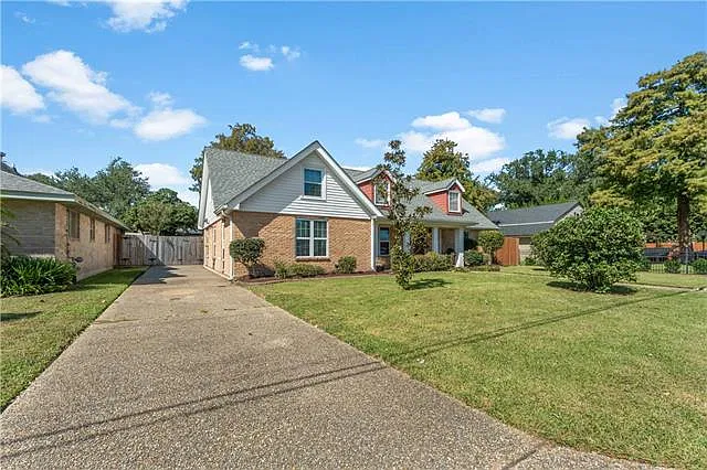 3 bed, 3.0 bath, 3201 sqft, $3,000 — Photo 2