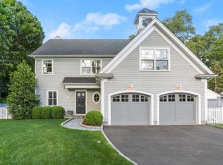 26 Long Lots Ln, Westport, CT 06880