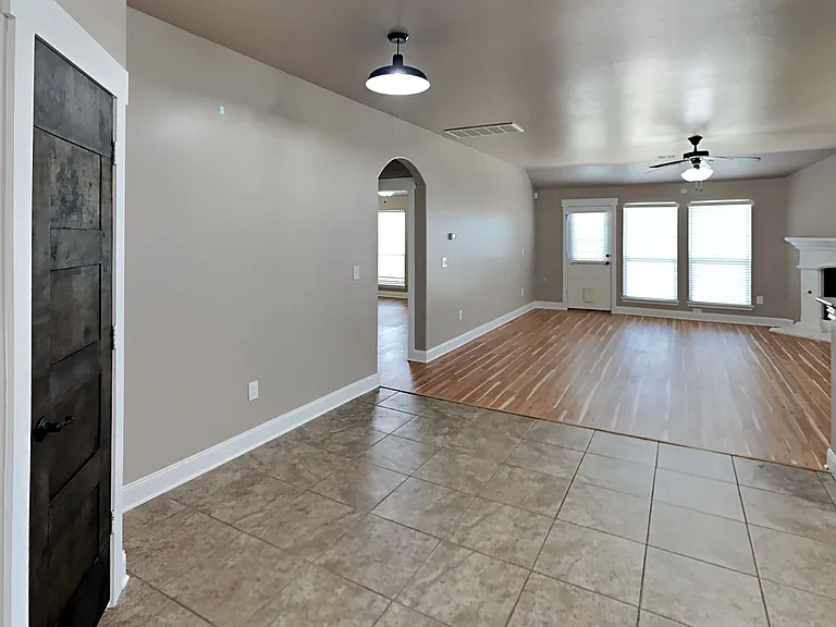11305 NW 94th St — Photo 6