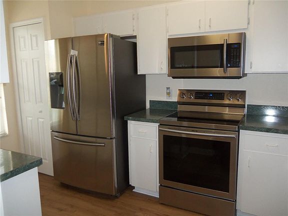 5th image of 12472 Berkeley Square Dr