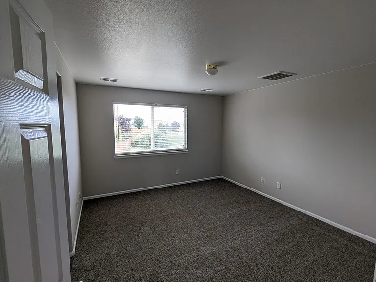 340 Andrew Dr — Photo 41
