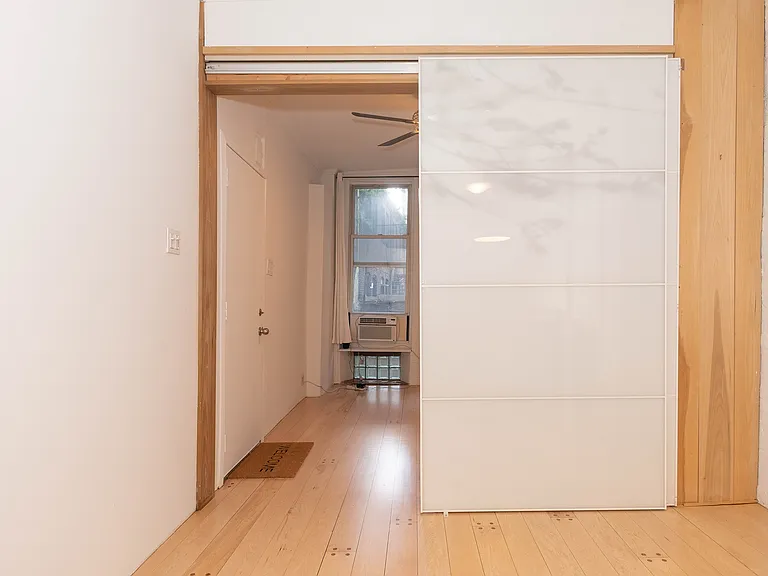 50 E 1st St #2 — Photo 4