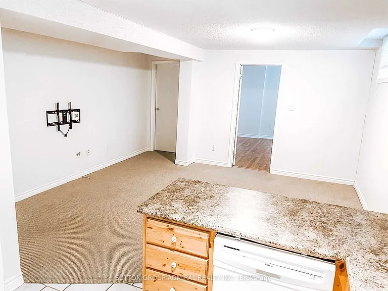 101 Hodgson Dr #BASEMENT — Photo 10