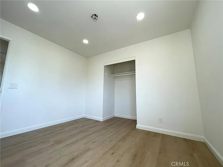 2551 W Rome Ave — Photo 9