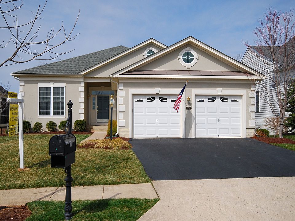 SFH w/ Extended Garage