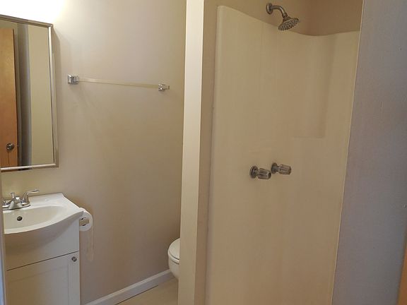 4th image of 241 Highland Hills Dr