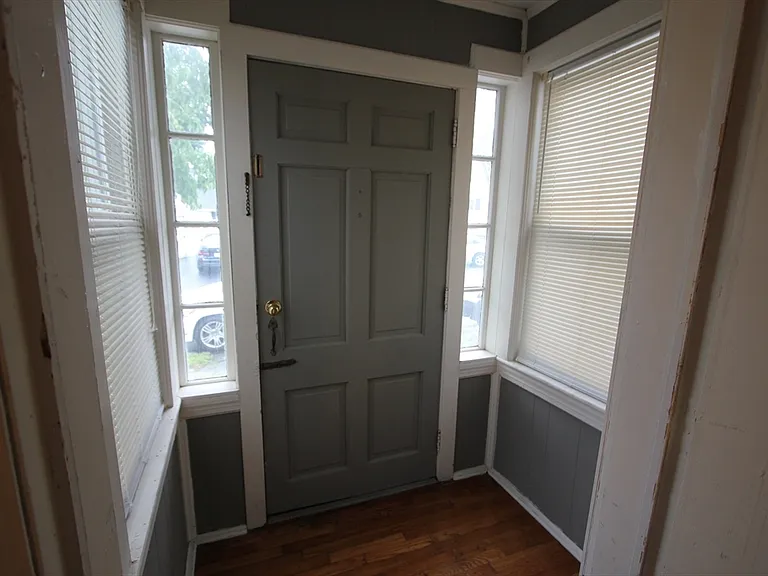 23 Saxon St #23 — Photo 8