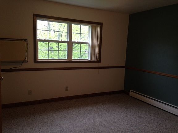 Spacious bedroom.