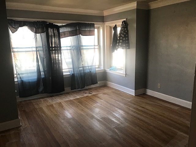 2nd image of 7342 S Vernon Ave