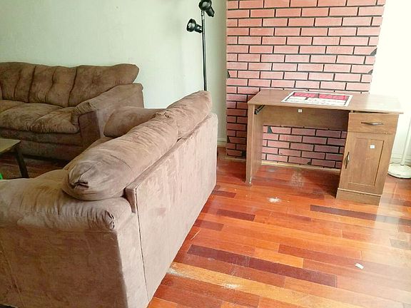 4th image of 1709 Watkins St