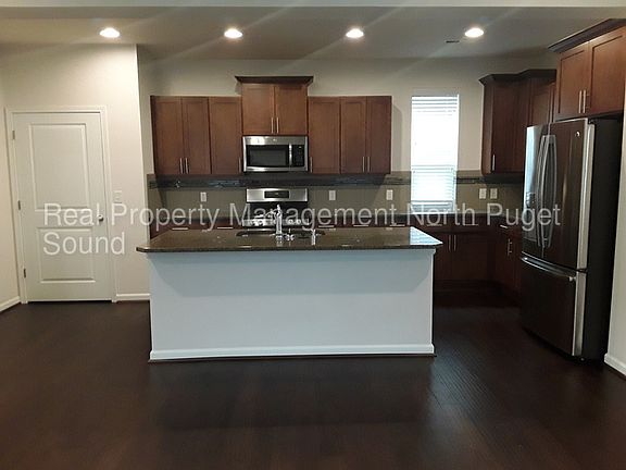 4th image of 4309 29th Dr SE