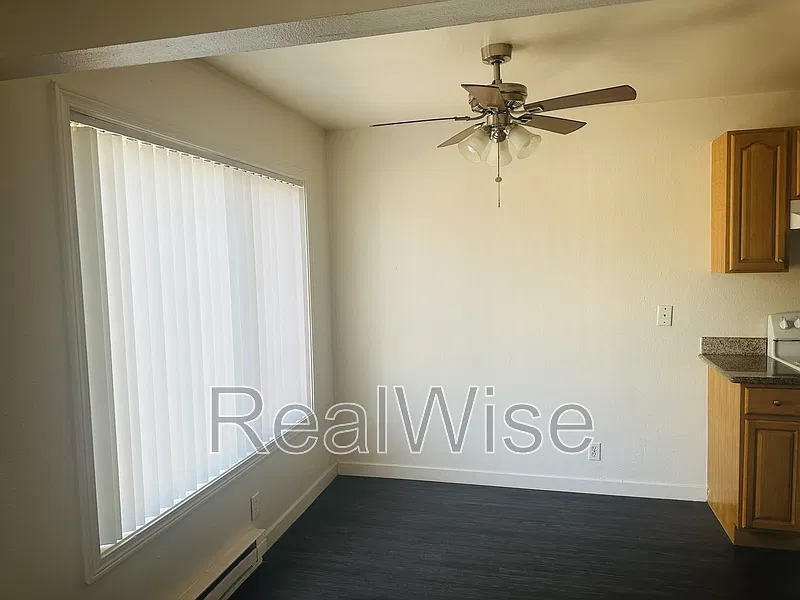 2 bed, 1.0 bath, 950 sqft, $1,250 — Photo 4