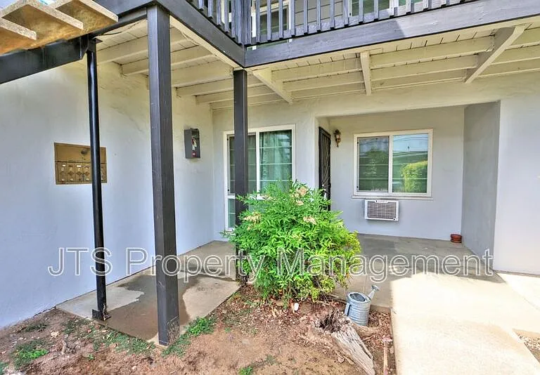 4439 V St #1 — Photo 5