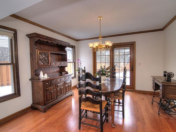 5th image of 315 Woodside Dr