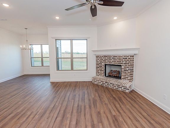 5th image of 311 Amanda Ave