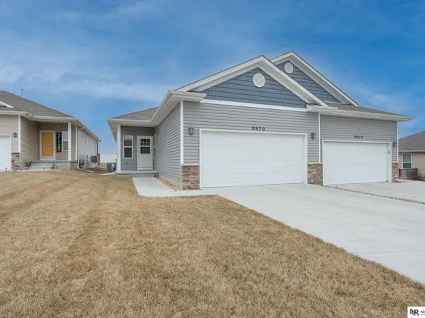 8670 Regent Dr, Lincoln, NE 68507