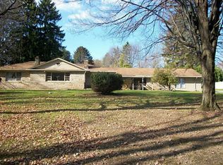 86 Maple Dr, Hermitage, PA