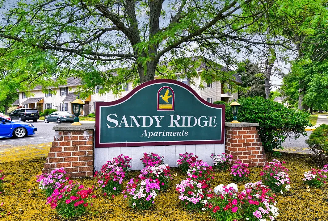Sandy Ridge Apartments — Photo 1