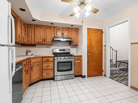 5th image of 18 Ravine Ct