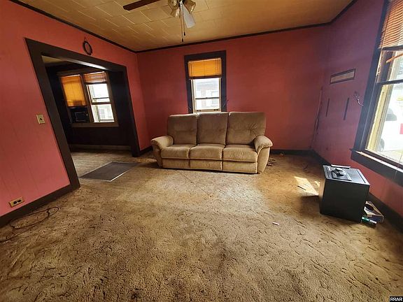3rd image of 724 E Cheatham St