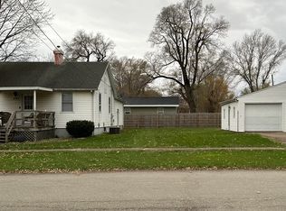 297 S Chicago Ave, Saint Anne, IL 60964