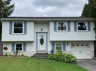 5002 Dahlia Cir, Liverpool, NY 13088