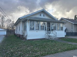 403 S Cherokee St, Taylorville, IL