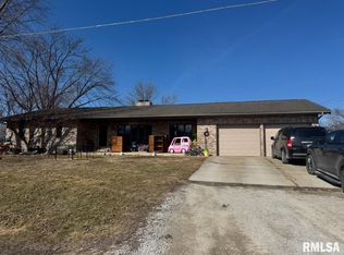 700 W Vine St, Edinburg, IL 62531