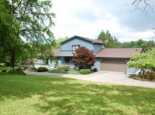 371 La Doux Vie Private Dr, Piney Flats, TN 37686