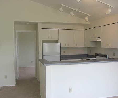 4th image of 1421 4th Ave W APT 302