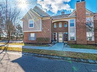 16442 Claremont Dr S #126, Clinton Township, MI 48038
