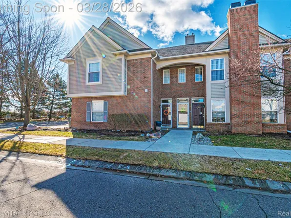 16442 Claremont Dr S #126, Clinton Township, MI 48038