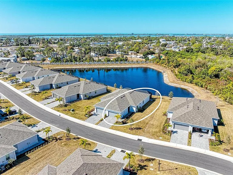 8613 Seasalt Loop — Photo 6