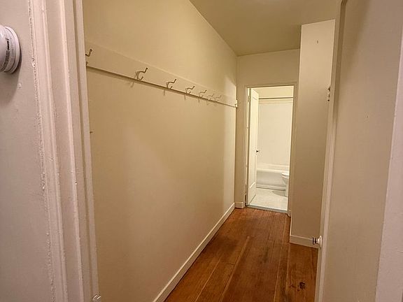 3rd image of 1631 Belmont Ave APT 202