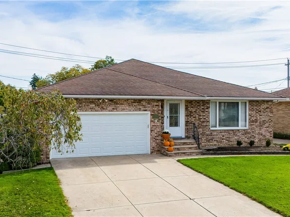 4701 Brook Ln, Brooklyn, OH 44144