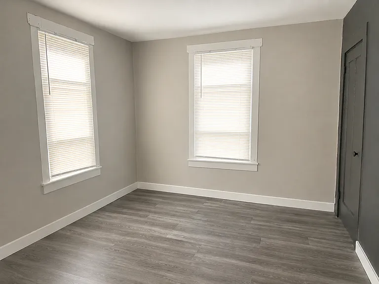 2146 Main St — Photo 13