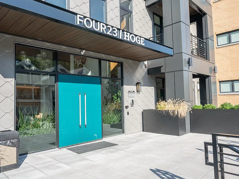 Four23/Hoge — Photo 74