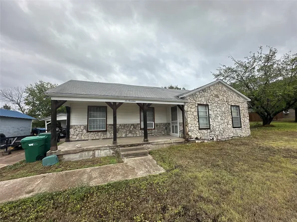 617 E 5th St, Ferris, TX 75125