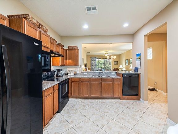 4th image of 9425 SW 76th St