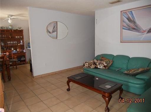 4th image of 215 Grand Canal Dr