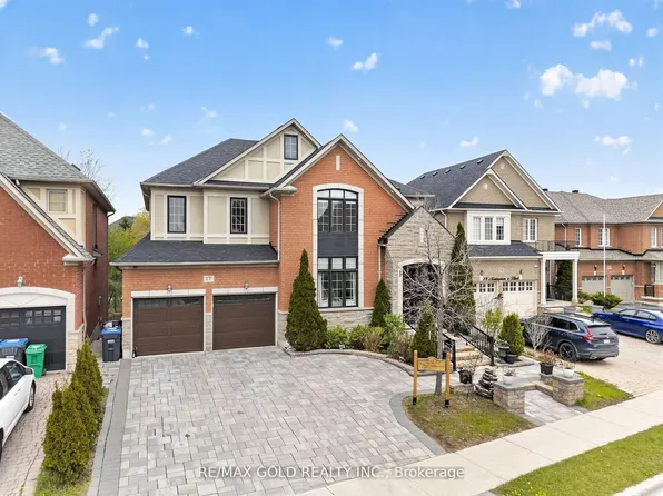 17 Maisonneuve Blvd E, Brampton, ON L6P 1W8