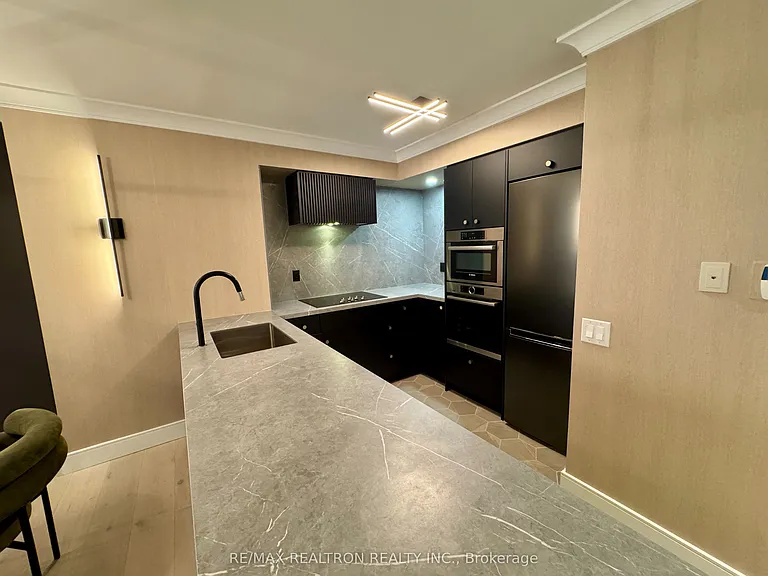 388 Bloor St E #1107 — Photo 11