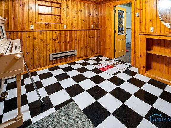 3rd image of 555 Race St