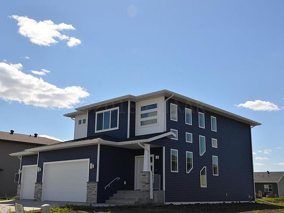 2nd image of 2205 42nd St S