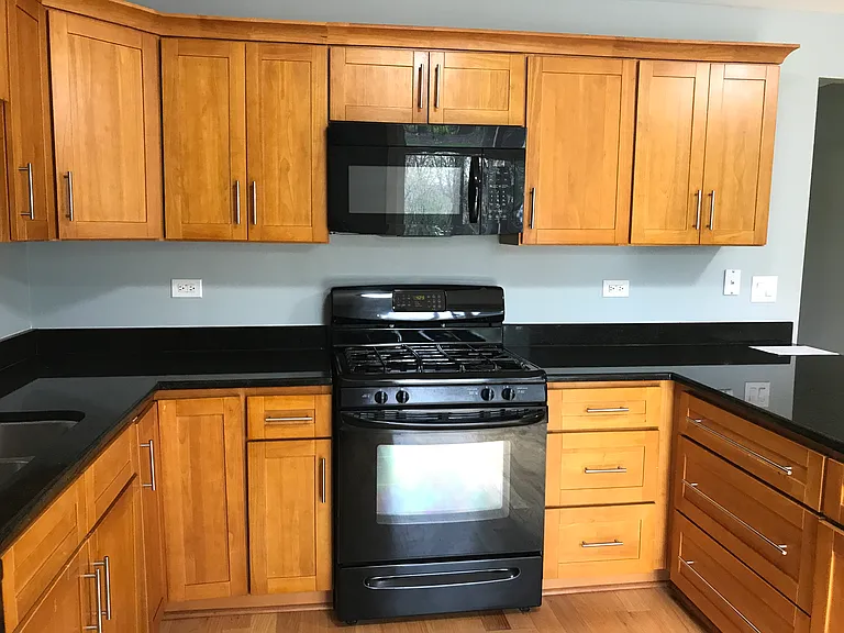 609 S 13th Ave — Photo 4