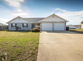 20517 Luna Rd, Waynesville, MO 65583