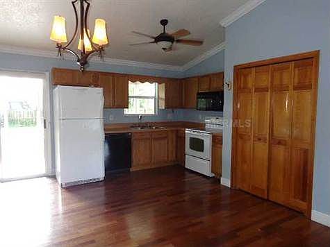 5th image of 307 Columbia Ave
